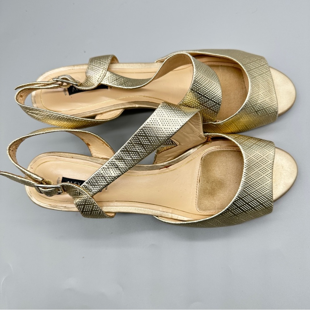 👉 Alex Marie Gold Leather Upper Slingback Sandals – Women’s Size 9M